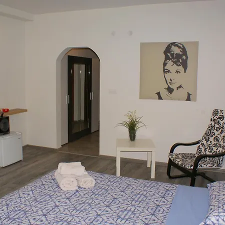 Victoria Hotel Rooms Veliko Tarnovo * Veliko Tárnovo